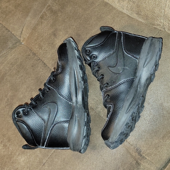 Nike Manoa Boots - Picture 7 of 8